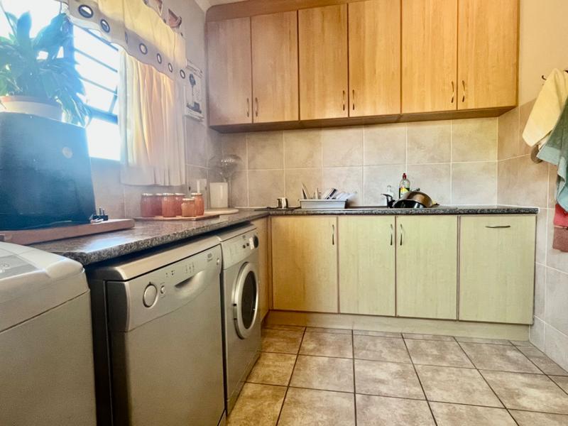 4 Bedroom Property for Sale in Fraaiuitsig Western Cape